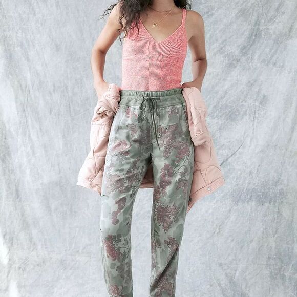 Anthropologie Nomad Joggers Camo Floral Print Cuffed Pants Petite Extra Small - Picture 4 of 8